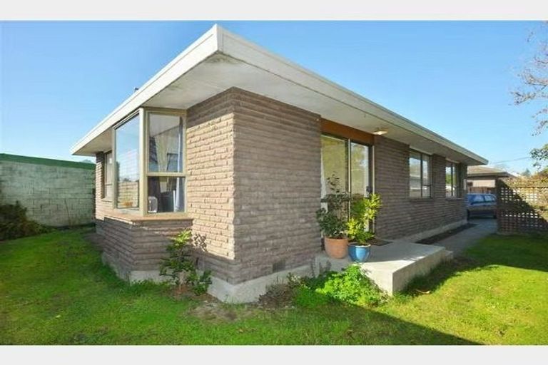 Photo of property in 2/81 Dover Street, St Albans, Christchurch, 8014