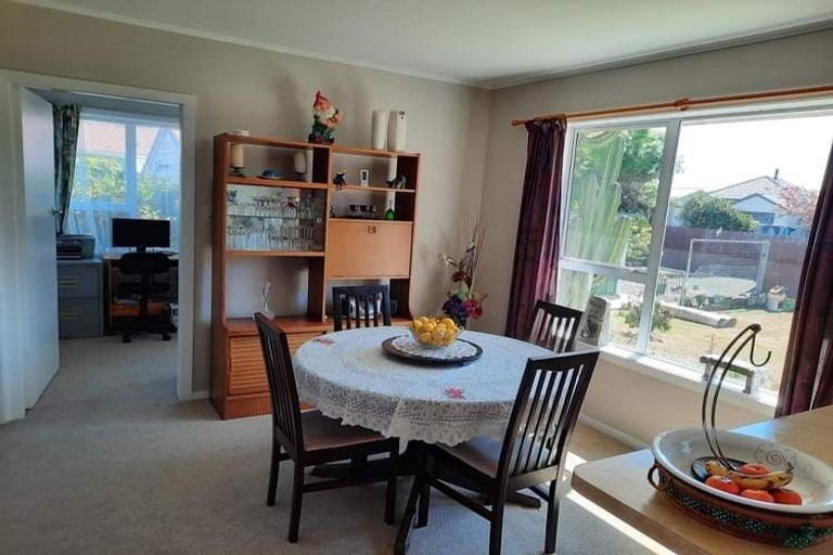 Photo of property in 53 Rowan Avenue, Aranui, Christchurch, 8061