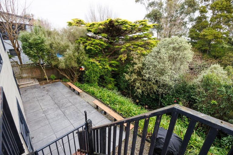 Photo of property in 7 Hillgrove Place, Fitzherbert, Palmerston North, 4410