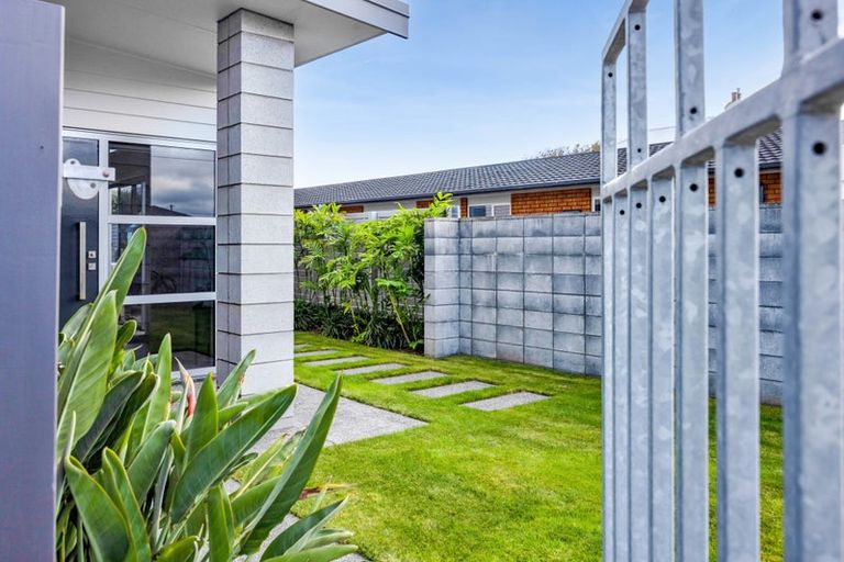 Photo of property in 17 Victoria Street, Hawera, 4610