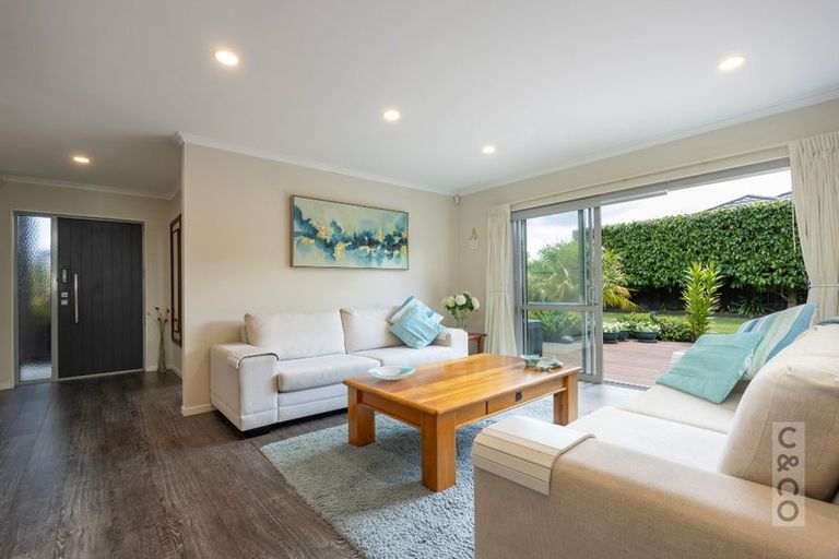 Photo of property in 9 Pohutukawa Parade, Riverhead, 0820