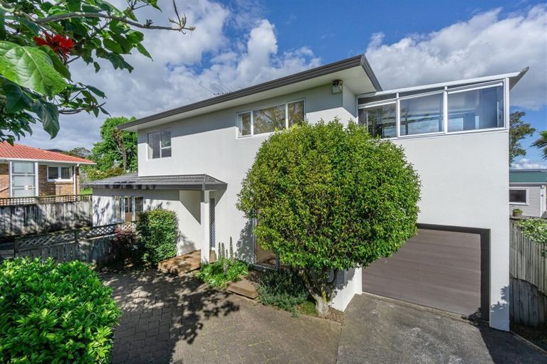 Photo of property in 2/6 Marsh Avenue, Forrest Hill, Auckland, 0620