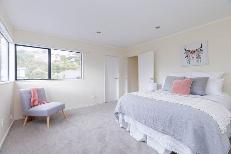 Photo of property in 8 Furlong Crescent, Churton Park, Wellington, 6037