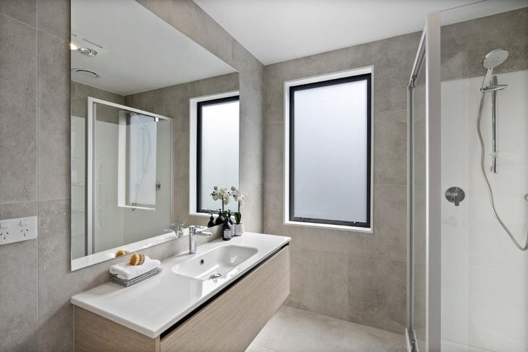 Photo of property in 32 Swanson Road, Henderson, Auckland, 0610