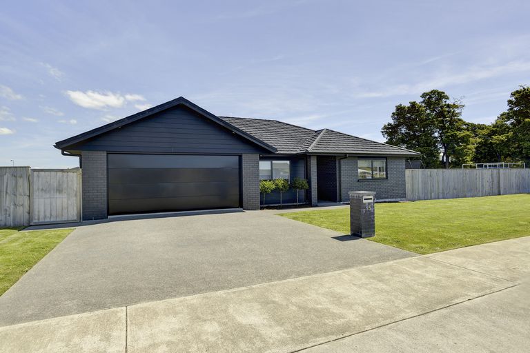 Photo of property in 15 Fantail Avenue, Carterton, 5713