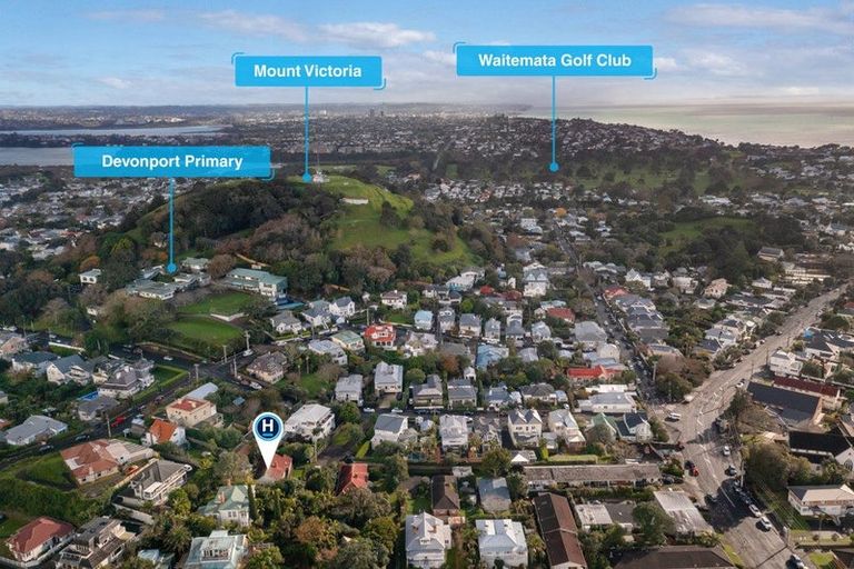 Photo of property in 9b Kerr Street, Devonport, Auckland, 0624