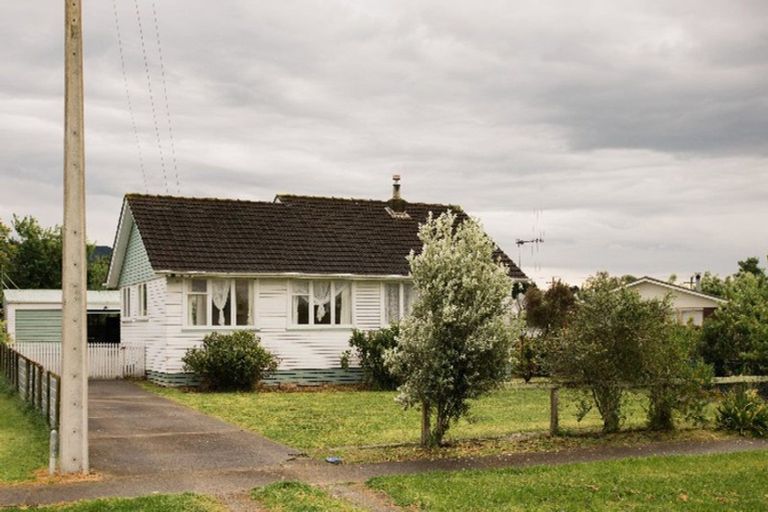 Photo of property in 12 East Road, Shannon, 4821