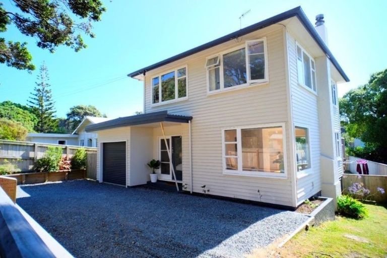 Photo of property in 4 Onepu Road, Pukerua Bay, 5026