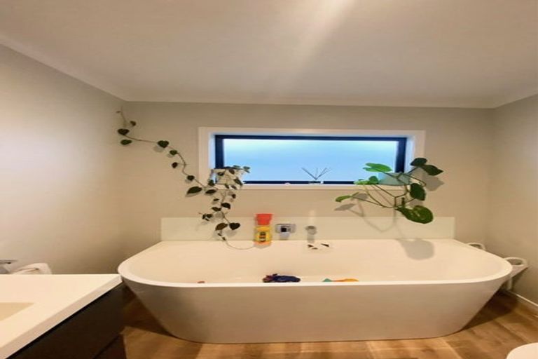 Photo of property in 153 Waipounamu Drive, Kelson, Lower Hutt, 5010