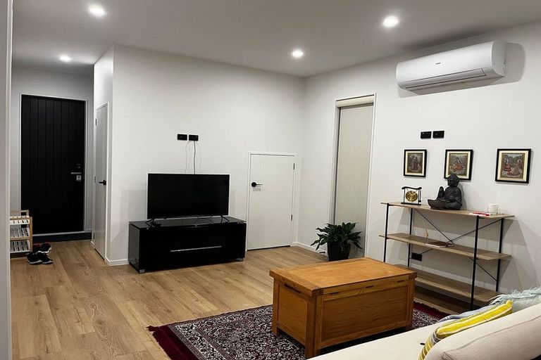 Photo of property in 701 Massey Road, Mangere, Auckland, 2022