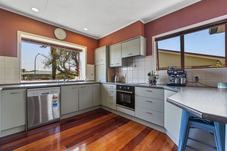 Photo of property in 18 Mccarthy Street, Hawera, 4610