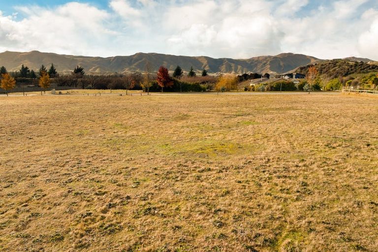 Photo of property in 19 Harris Place, Luggate, Wanaka, 9383
