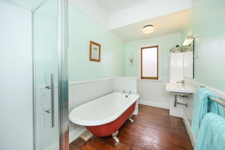 Photo of property in 30 Rangitane Street, Palmerston North, 4414