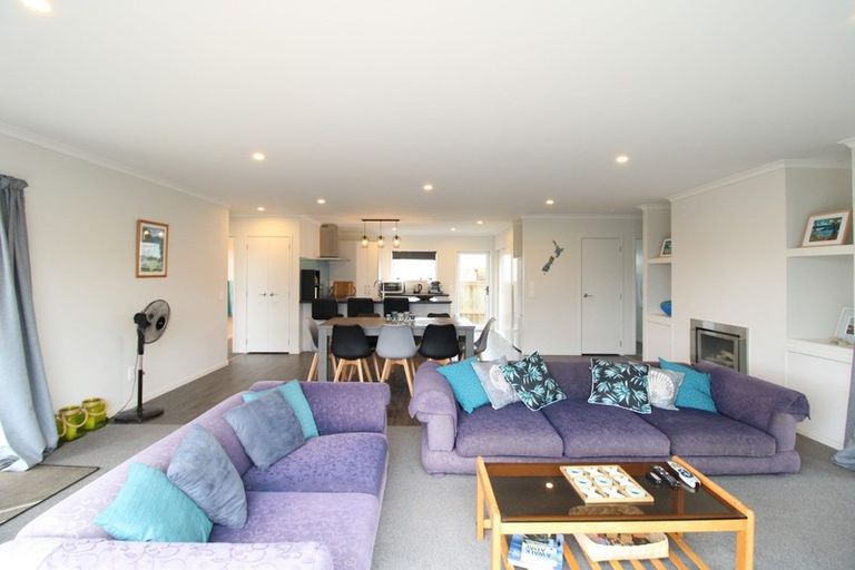 Photo of property in 124 Rangiora Crescent, Matarangi, Whitianga, 3592