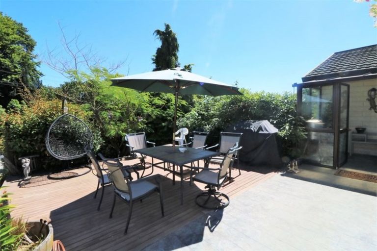 Photo of property in 2 Manse Road, Pahurehure, Papakura, 2113