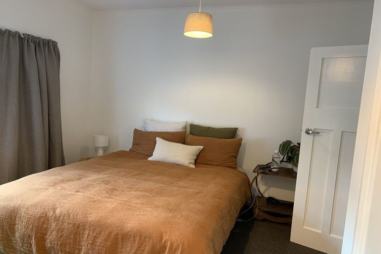 Photo of property in 200 Queens Drive, Lyall Bay, Wellington, 6022