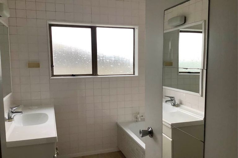 Photo of property in 30 Fyvie Avenue, Tawa, Wellington, 5028