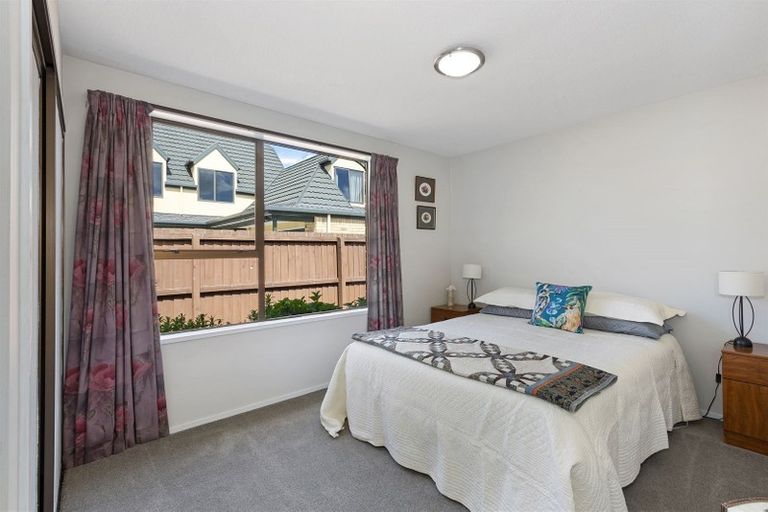 Photo of property in 21 Cricklewood Place, Avonhead, Christchurch, 8042