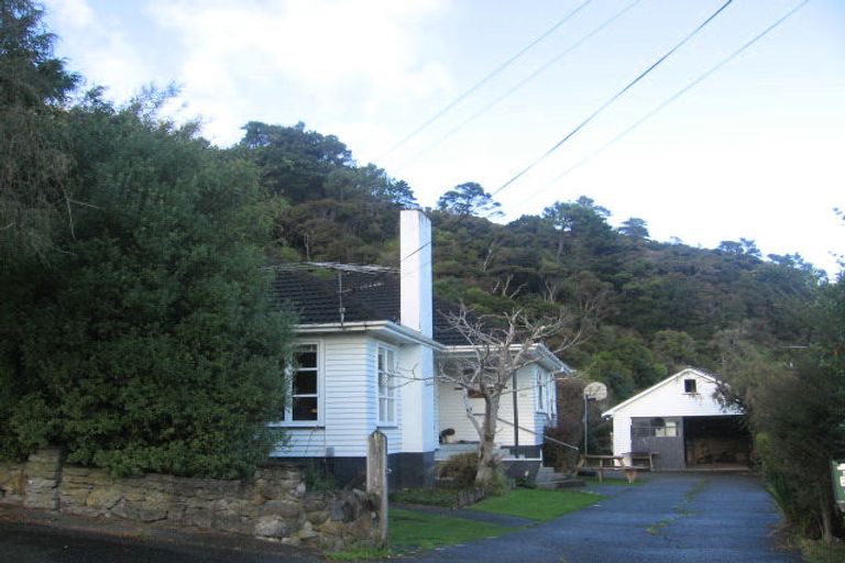 Photo of property in 209 Whites Line East, Waiwhetu, Lower Hutt, 5010