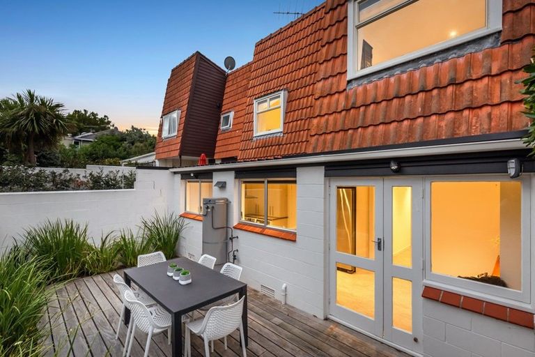 Photo of property in 33 Gwilliam Place, Freemans Bay, Auckland, 1011