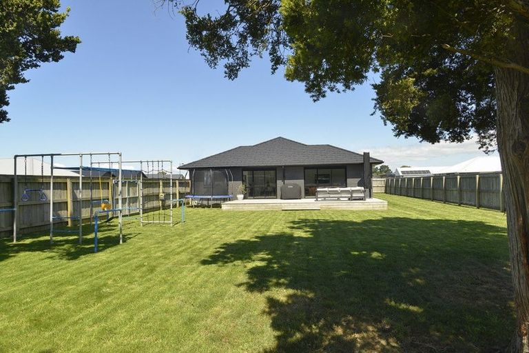 Photo of property in 15 Fantail Avenue, Carterton, 5713