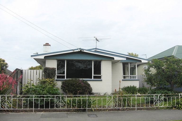 Photo of property in 32 Cresswell Avenue, Burwood, Christchurch, 8061