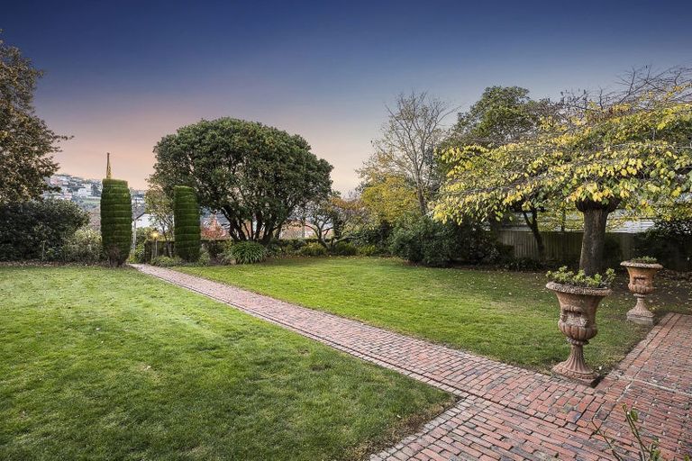 Photo of property in 27 Sandringham Street, Saint Clair, Dunedin, 9012