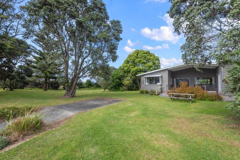 Photo of property in 38 Albany Road, One Tree Point, 0118