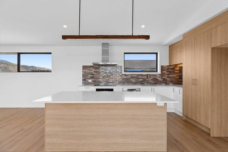 Photo of property in 37 Gillespie Street, Lake Hawea, 9382