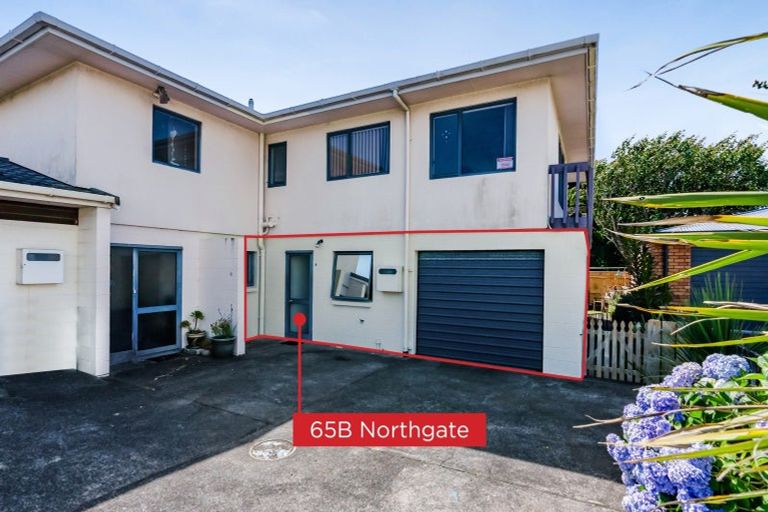 Photo of property in 2/65 Northgate, Strandon, New Plymouth, 4312