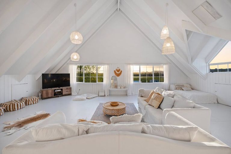 Photo of property in 161 Monument Road, Clevedon, 2582