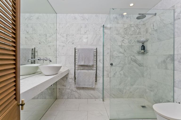 Photo of property in 30 Speedy Crescent, Hillcrest, Auckland, 0627