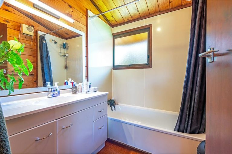 Photo of property in 450 Fitzherbert Road East, Aokautere, Palmerston North, 4471