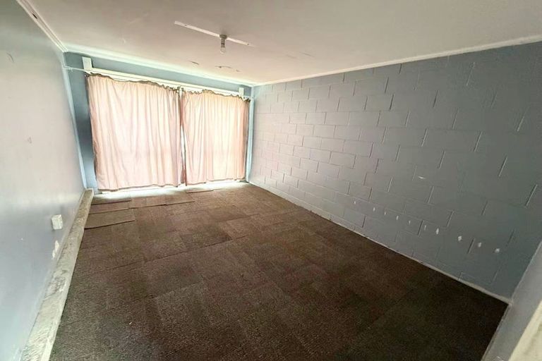 Photo of property in 2/4a Vine Street, Mangere East, Auckland, 2024