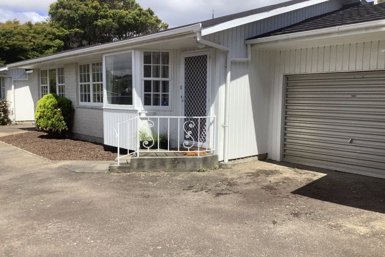 Photo of property in 2/53 Ludlam Crescent, Woburn, Lower Hutt, 5010