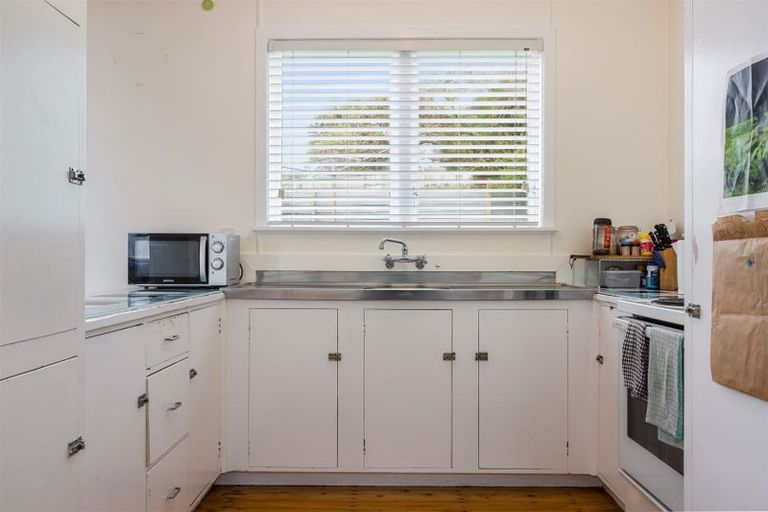 Photo of property in 1b Durham Street, Cannons Creek, Porirua, 5024