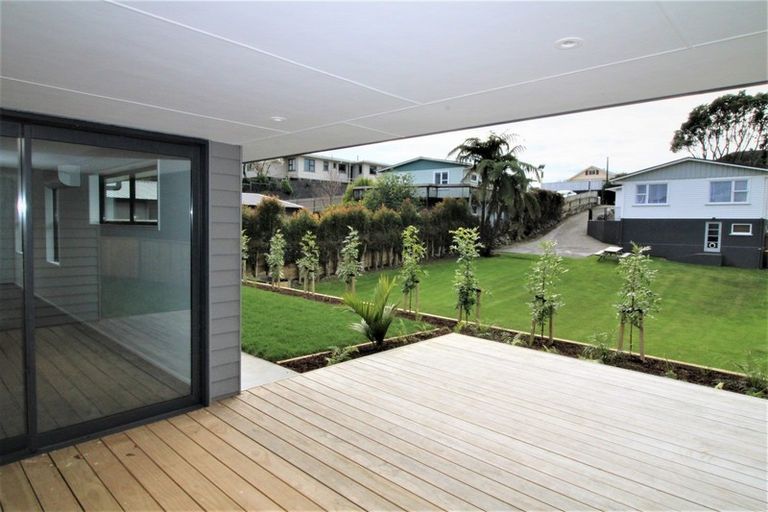 Photo of property in 5 Mackillop Way, Brooklands, New Plymouth, 4310