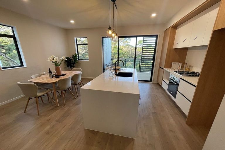 Photo of property in 2/10b Huka Road, Birkenhead, Auckland, 0626
