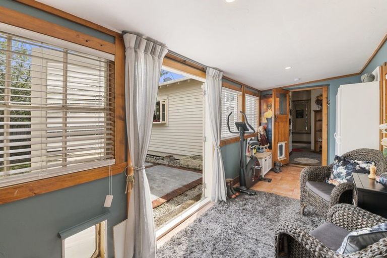 Photo of property in 1070 Queen Street East, Levin, 5510