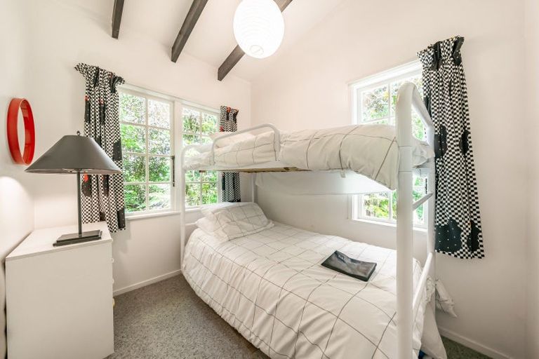 Photo of property in 9 Chatsworth Road, Silverstream, Upper Hutt, 5019