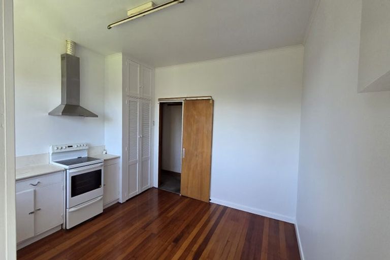 Photo of property in 207 Titirangi Road, Titirangi, Auckland, 0604