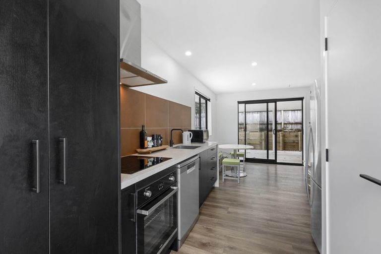 Photo of property in 6 Banks Street, Marfell, New Plymouth, 4310