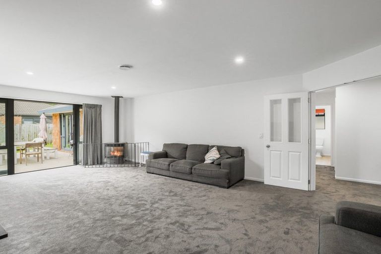 Photo of property in 21 Forest Drive, Parklands, Christchurch, 8083