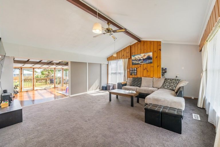 Photo of property in 40 Moeraki Road, Maoribank, Upper Hutt, 5018