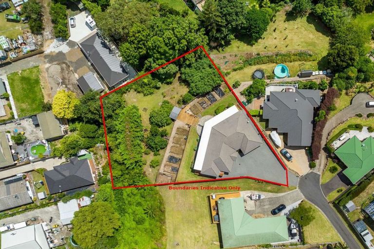 Photo of property in 15 Bella Villa Drive, Waiuku, 2123