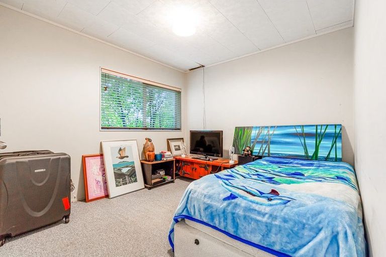 Photo of property in 21a Woodfern Crescent, Titirangi, Auckland, 0604