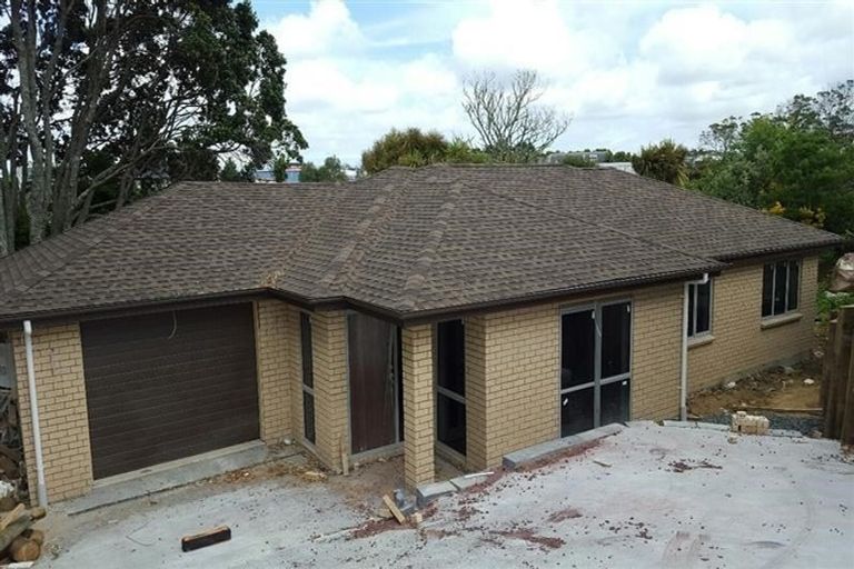 Photo of property in 13 Thomas Rea Place, Te Atatu South, Auckland, 0610