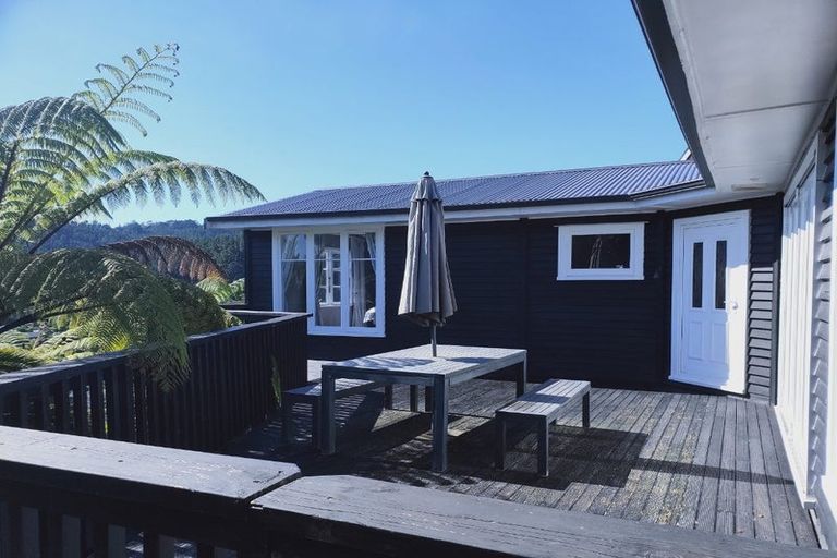 Photo of property in 76 Wyndham Road, Pinehaven, Upper Hutt, 5019