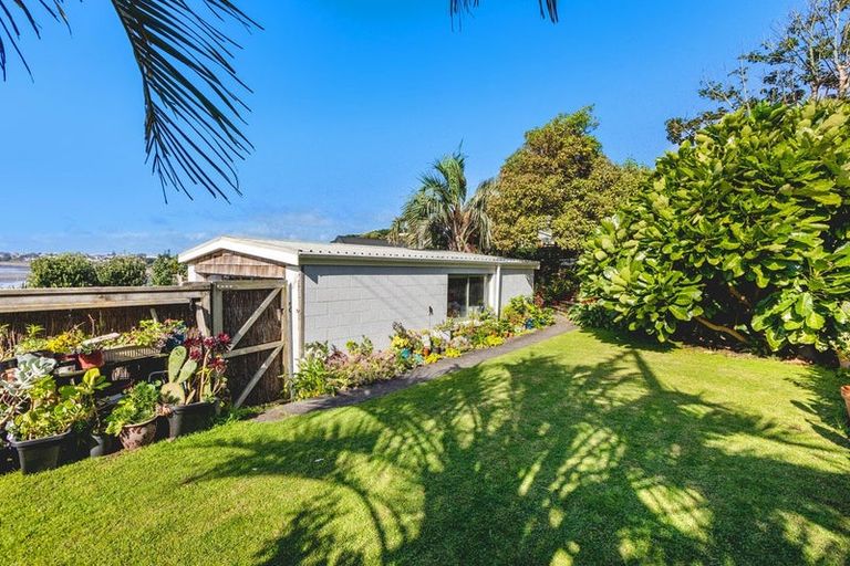 Photo of property in 42 Octavius Place, New Plymouth, 4312