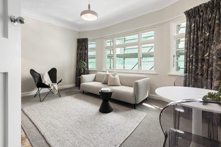 Photo of property in 20e Portland Crescent, Thorndon, Wellington, 6011